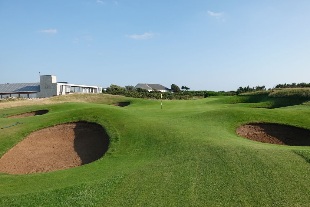 7th Hole at Royal Porthcawl Golf Club (122 Yard Par 3)